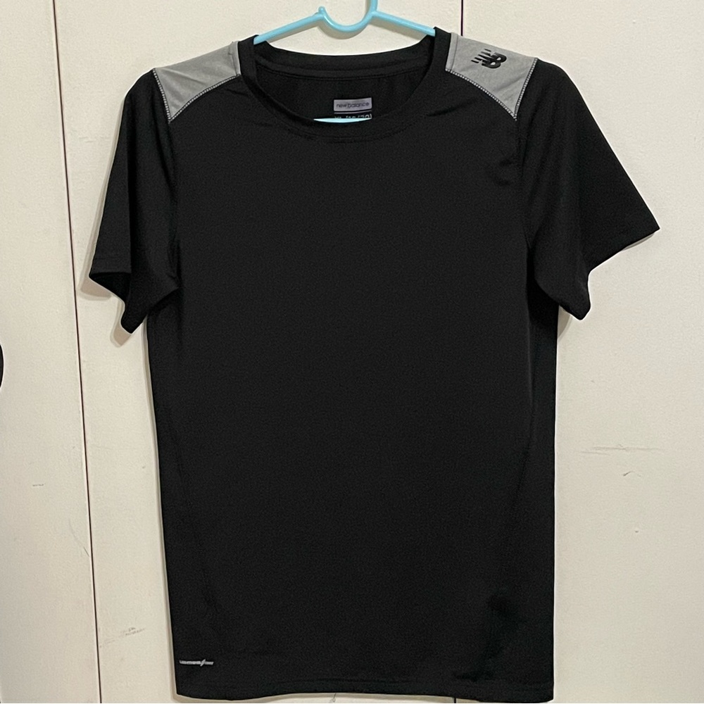 🤝 New Balance Athletic Workout Shirt 🤝